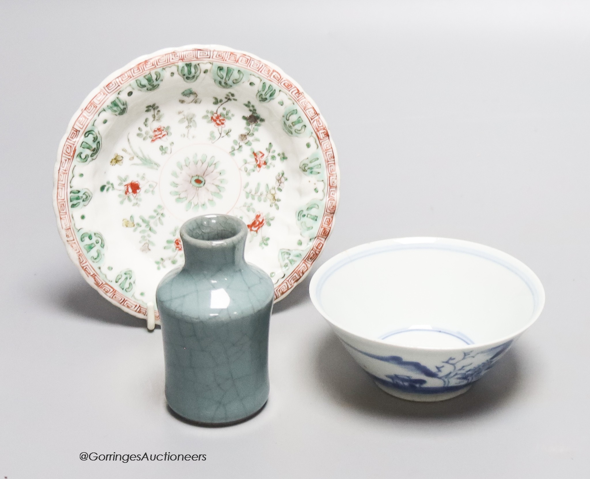 A miniature Chinese crackleglaze vase together with a blue and white bowl and a famille verte dish, diameter 13cm